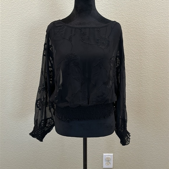 Black Floral Sheer Open Back Women's Top - Picture 2 of 7